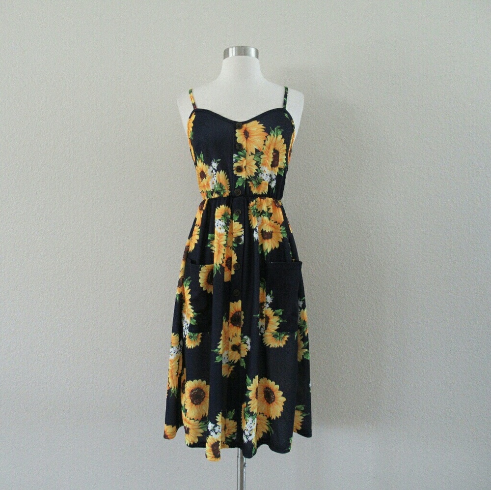 Gorgeous Foral Sundress - Picture 4 of 7